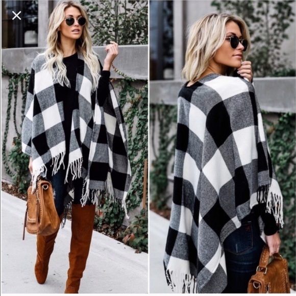 5⭐️WHITE BLACK CHECK PLAID- Poncho - Picture 3 of 3